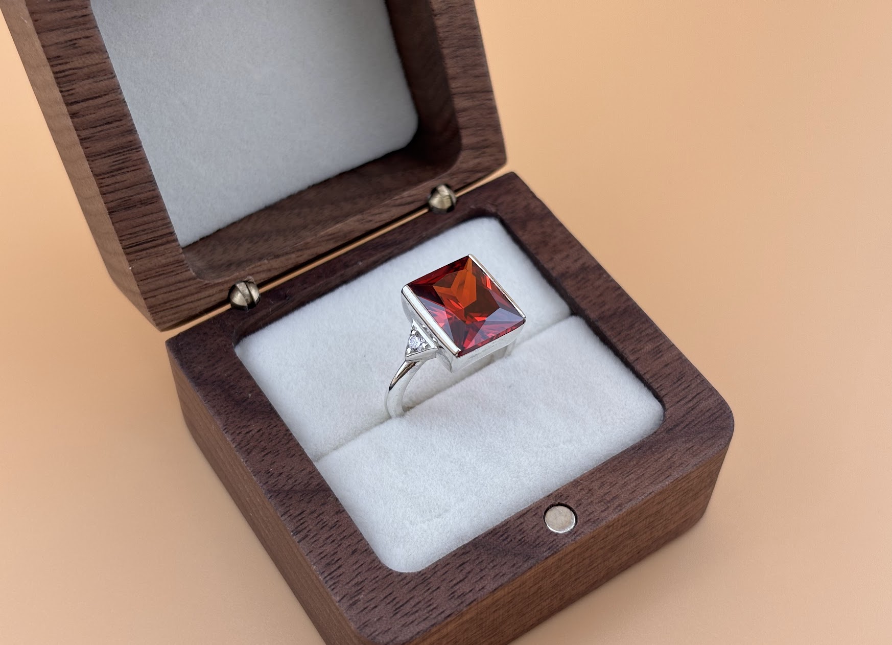Nhẫn Đính Hôn Garnet Art Deco