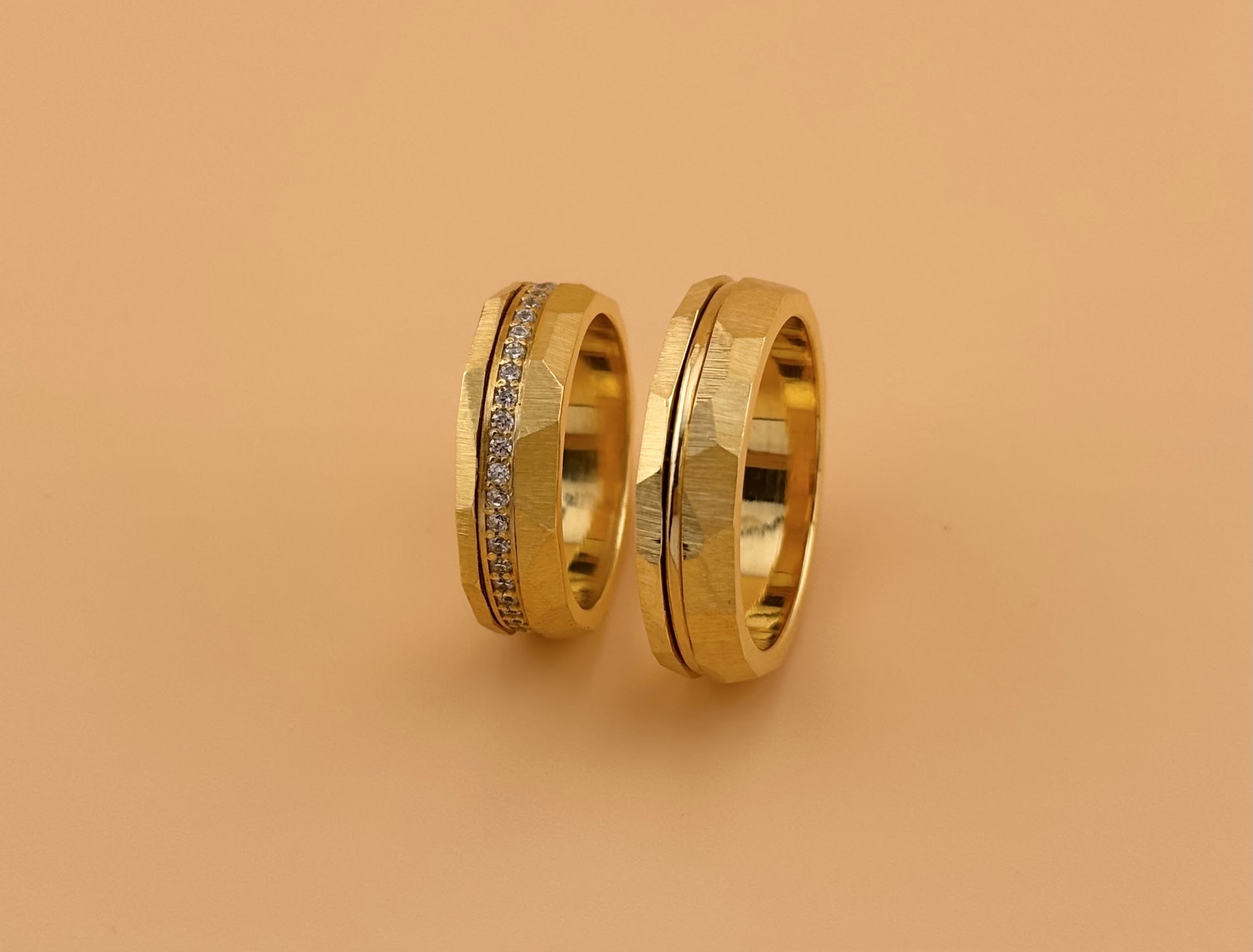 Nhẫn Đôi Diamond Cut - Khắc Dấu Tình Yêu