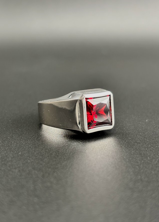 Alternative view of Nhẫn Nam Mẫu 001 - Garnet Vuông
