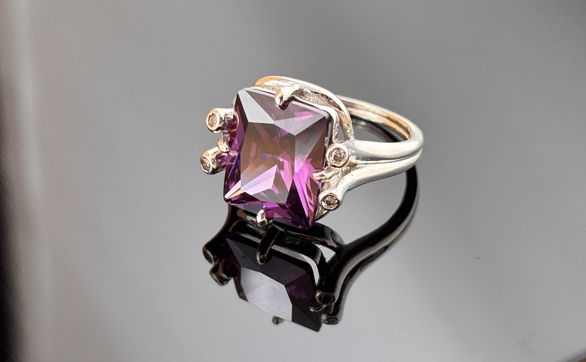Nhẫn Nữ Royal Purple