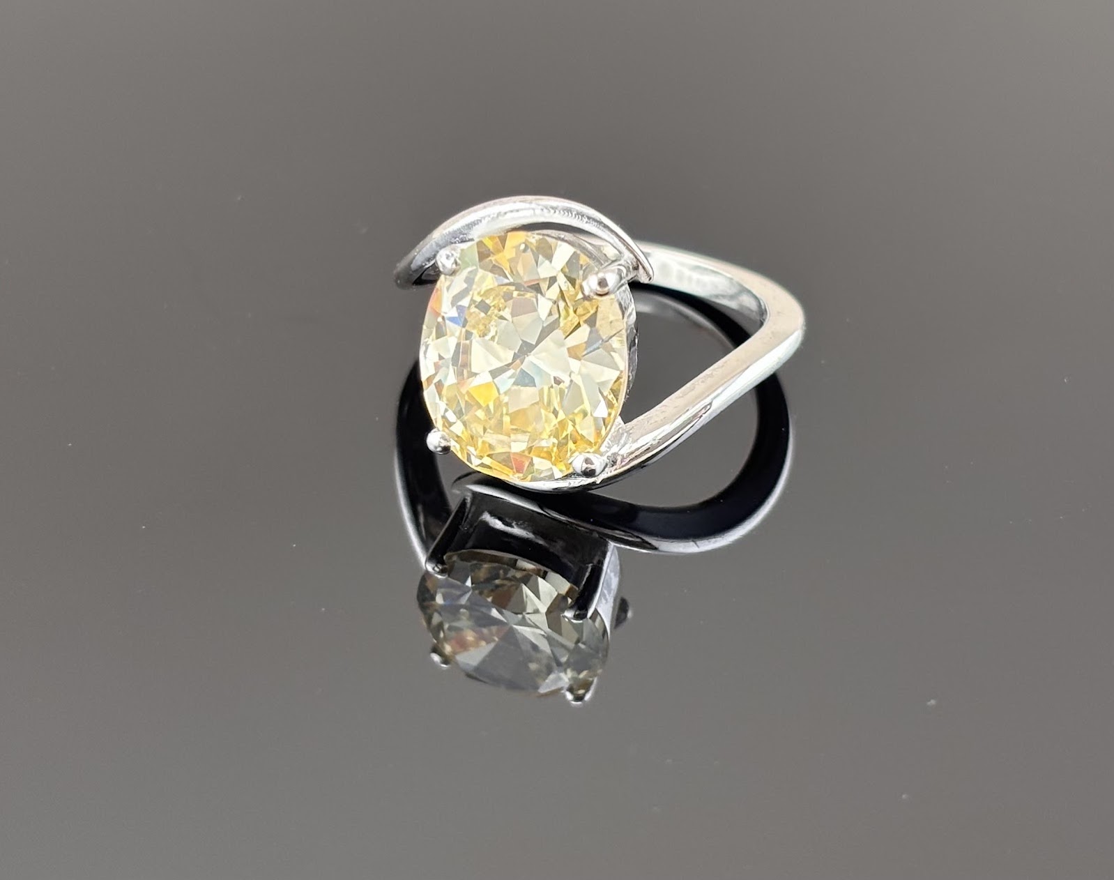 Alternative view of Nhẫn Nữ Sunshine Promise