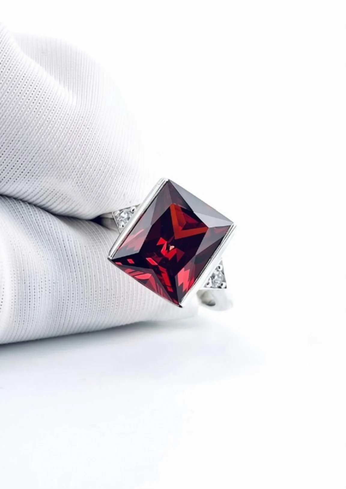 Nhẫn Đính Hôn Garnet Art Deco